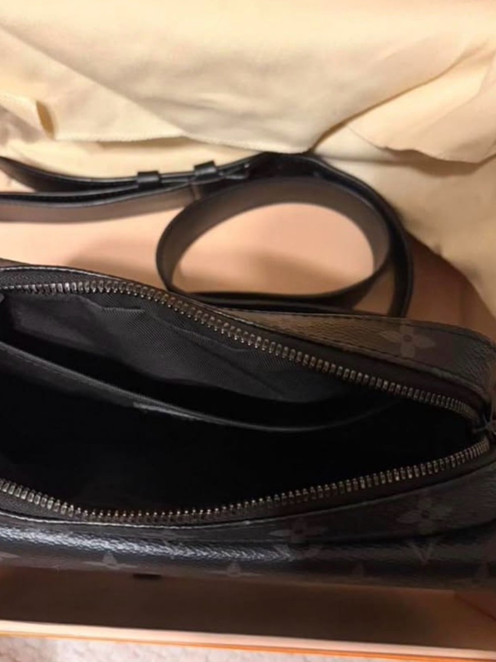 Louis Vuitton Monogram Eclipse Steamer Messenger Bag - Black/Gray - Picture 2 of 3